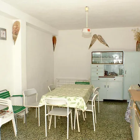Family 4550a Gostinjska kuća *